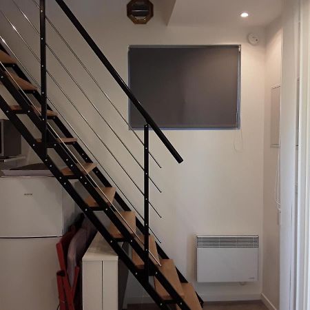 Yofanto Apartment Sénas Екстериор снимка