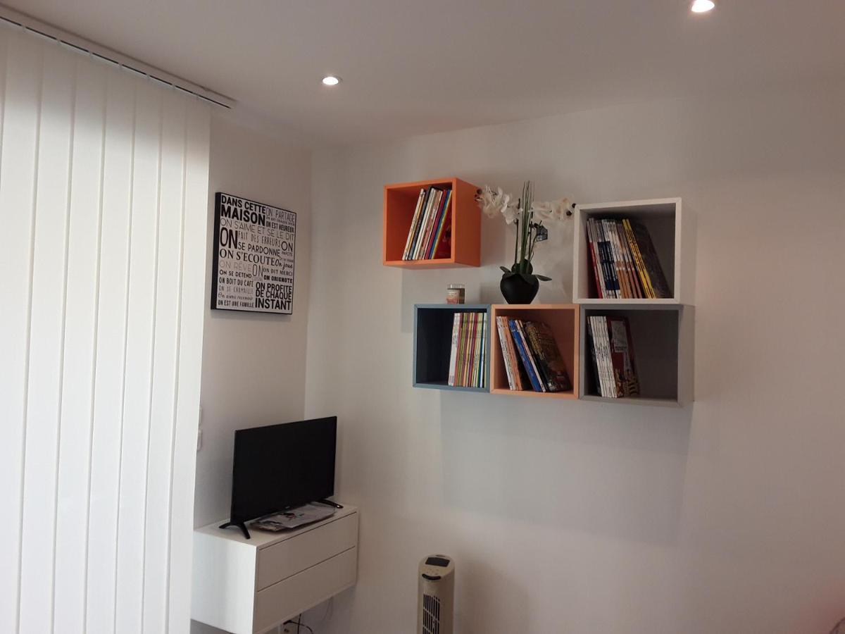 Yofanto Apartment Sénas Екстериор снимка