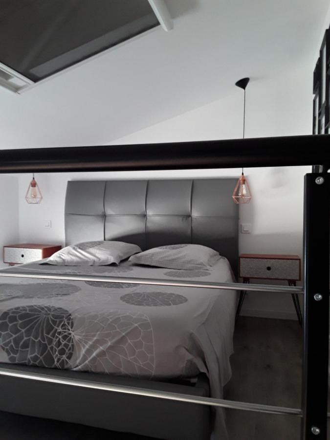 Yofanto Apartment Sénas Екстериор снимка