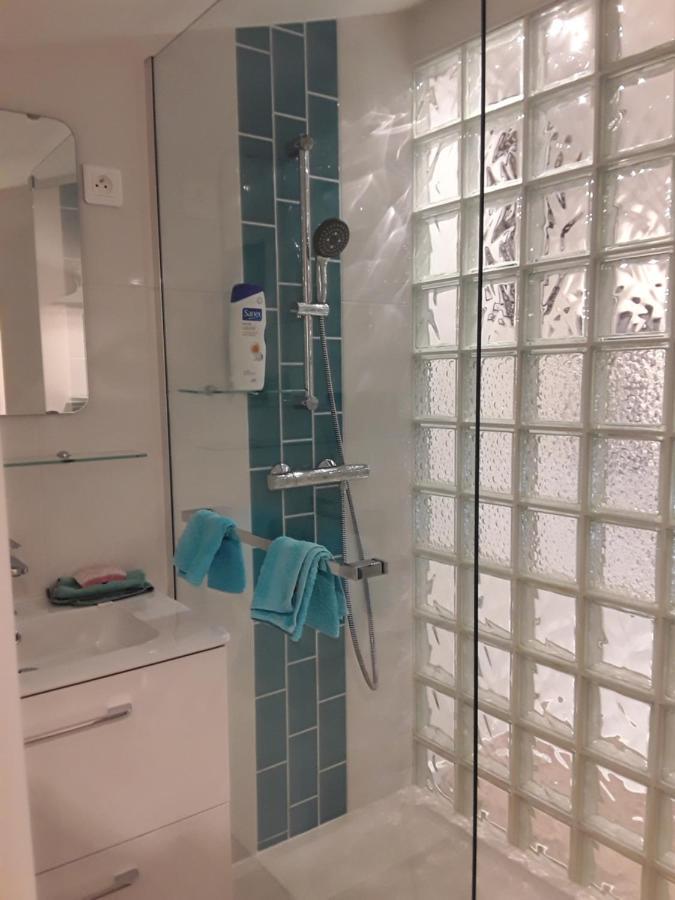 Yofanto Apartment Sénas Екстериор снимка